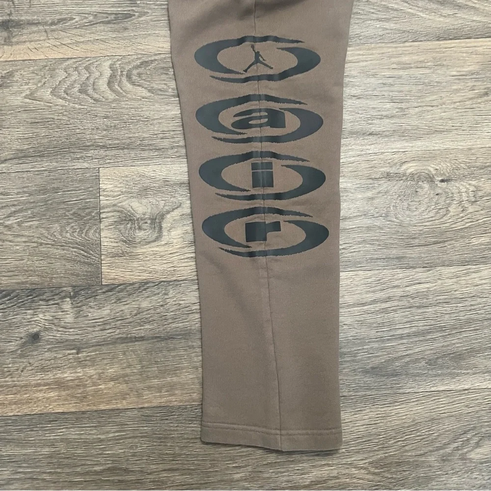 Air Jordan x Travis Scott Fleece Pant Palomino Brown Size Small DZ5508-275